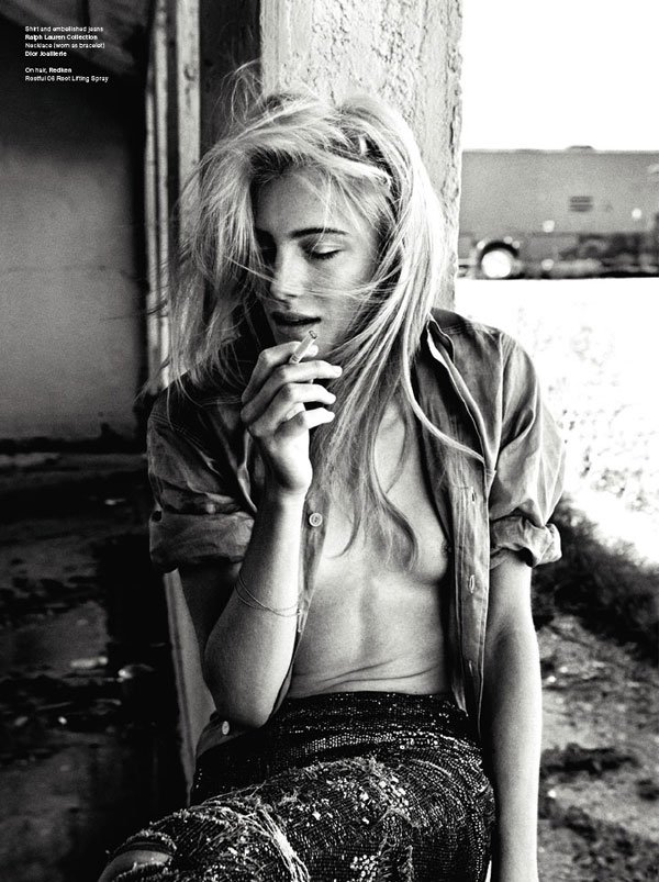 Dree Hemingway Is Topless So Takes After Her Mother Mariel www.GutterUncensored.com 06.jpg
