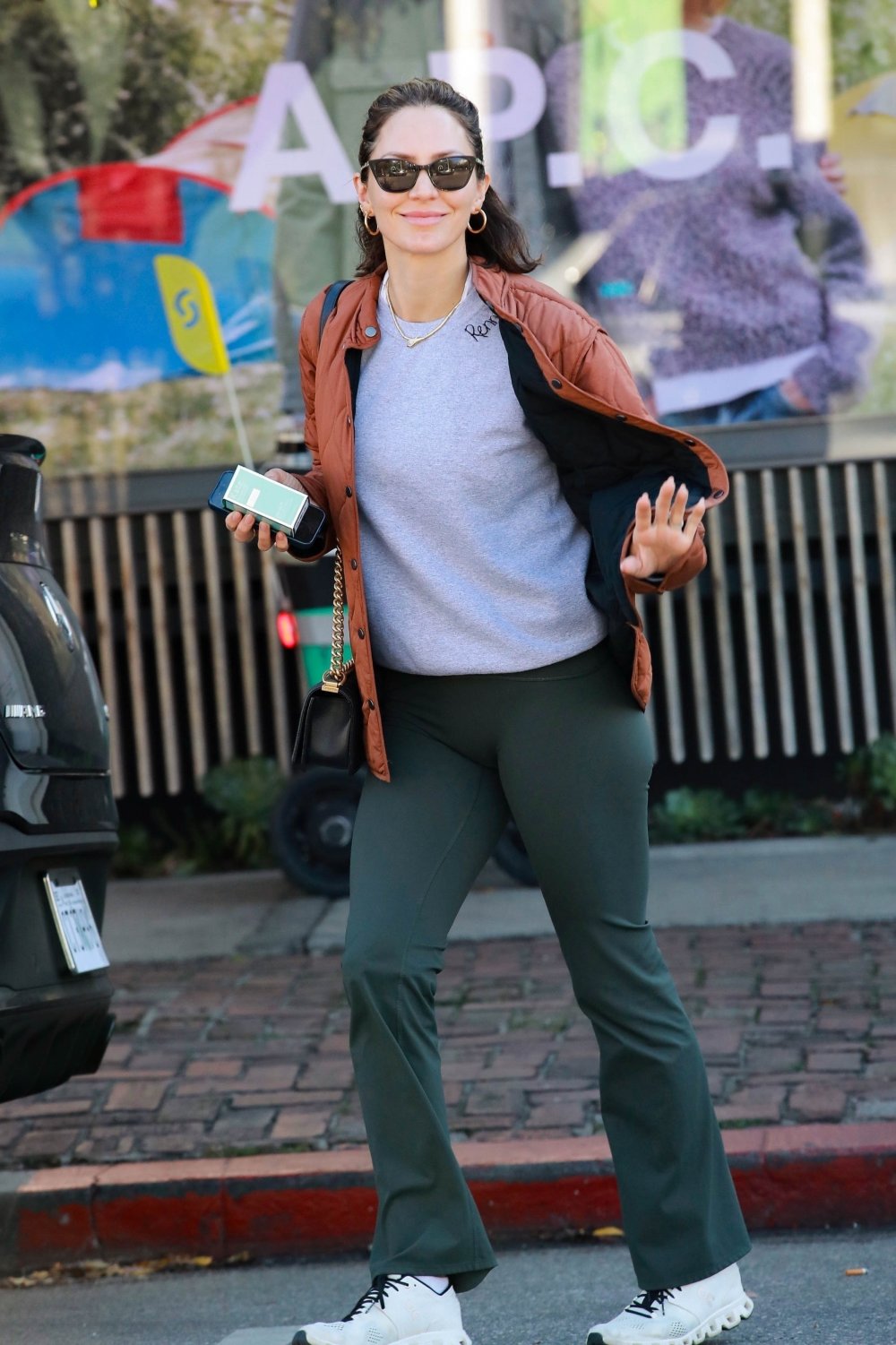 Katharine_Mcphee_Out_in_Los_Angeles_01-12-2024__6_.jpg