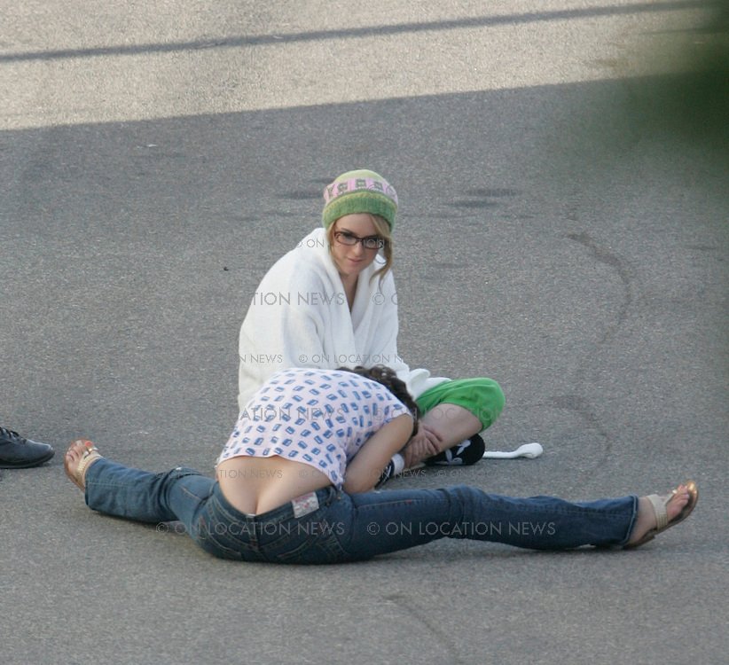 katharine-mcphee-on-the-set-of-the-house-bunny-in-los-angeles-august-8-2007-9.jpg