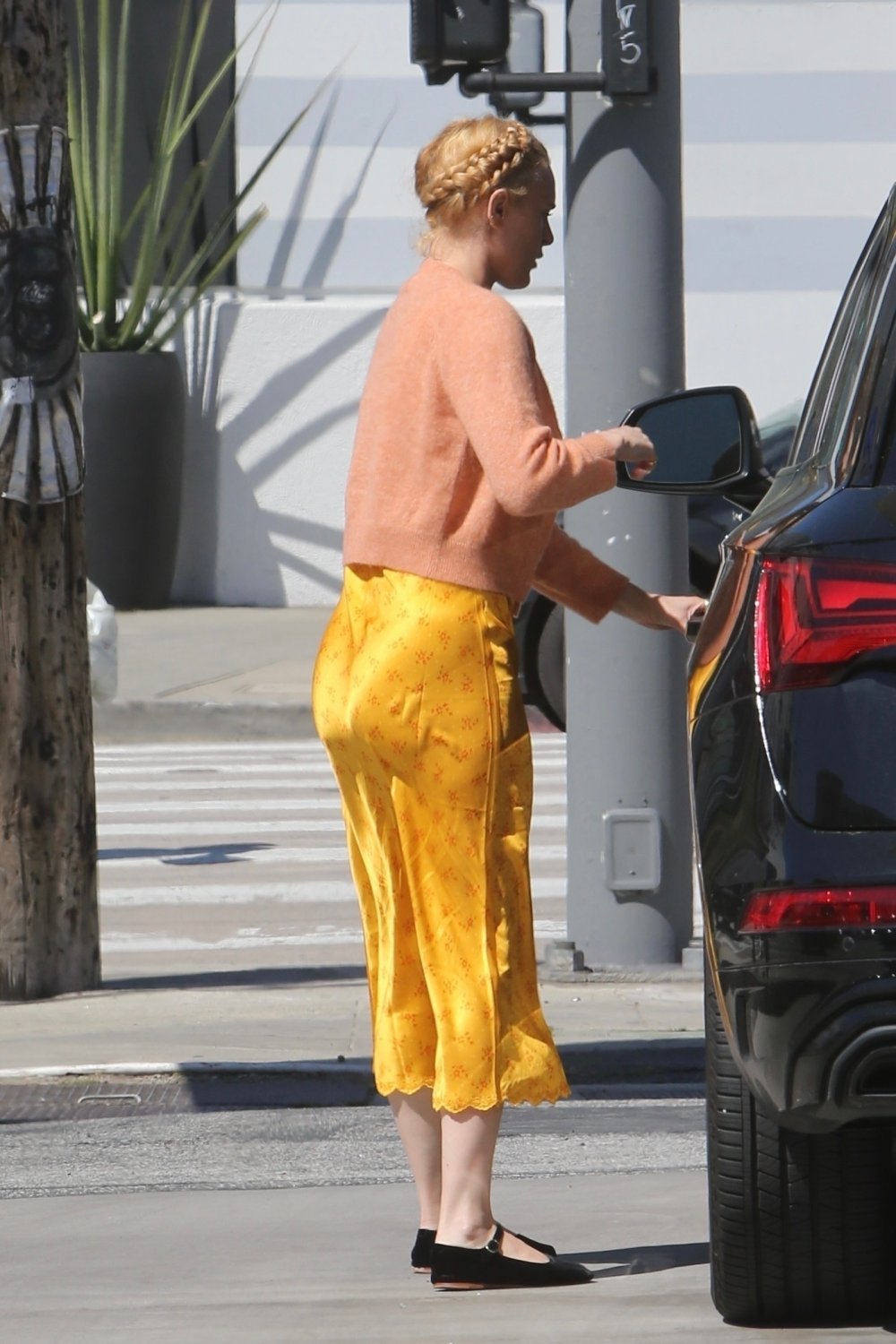 Rumer_Willis_Out_in_West_Hollywood_04-02-2024__4_.jpg