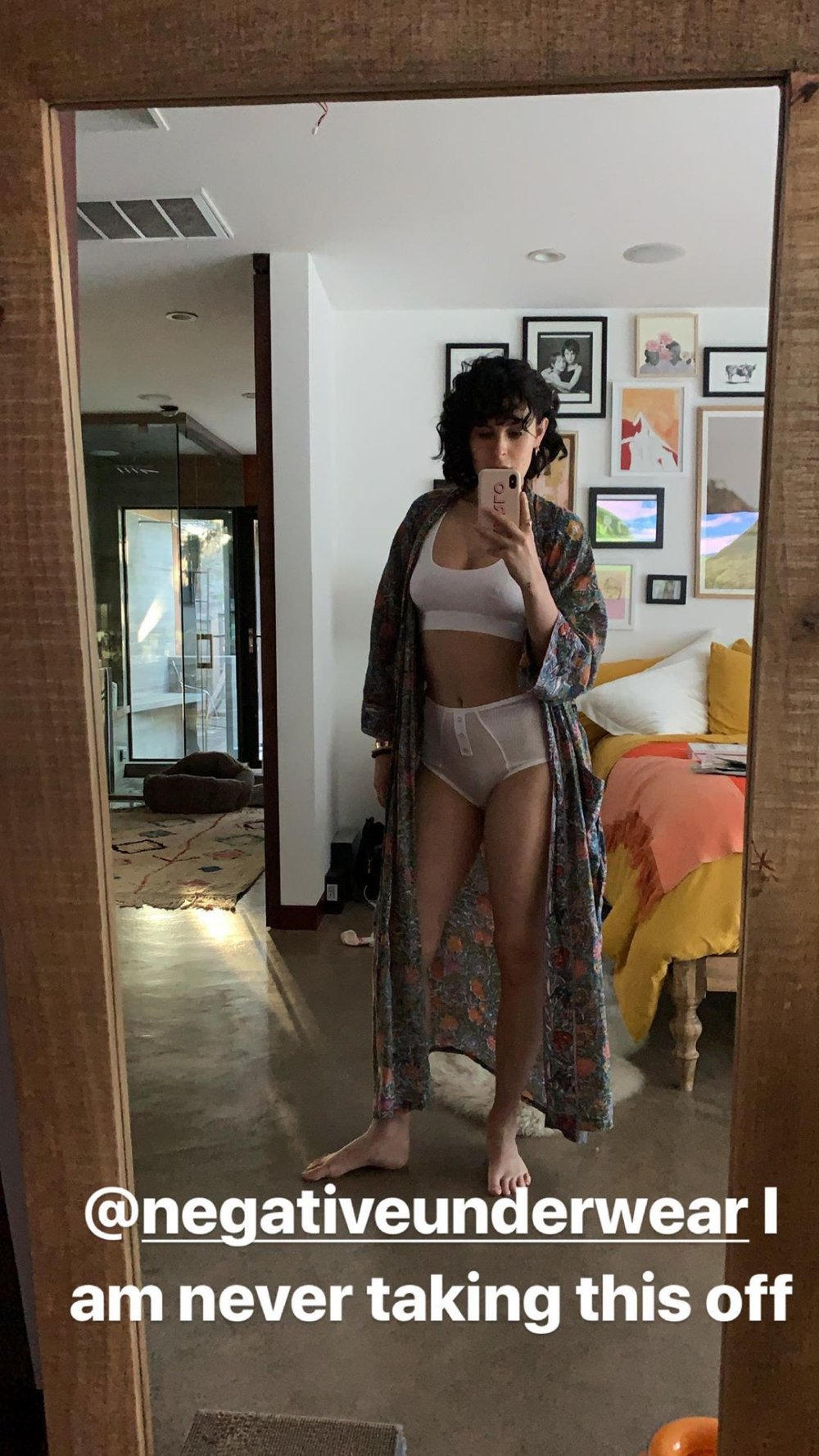 Rumer-Willis-Feet-4348145.jpg