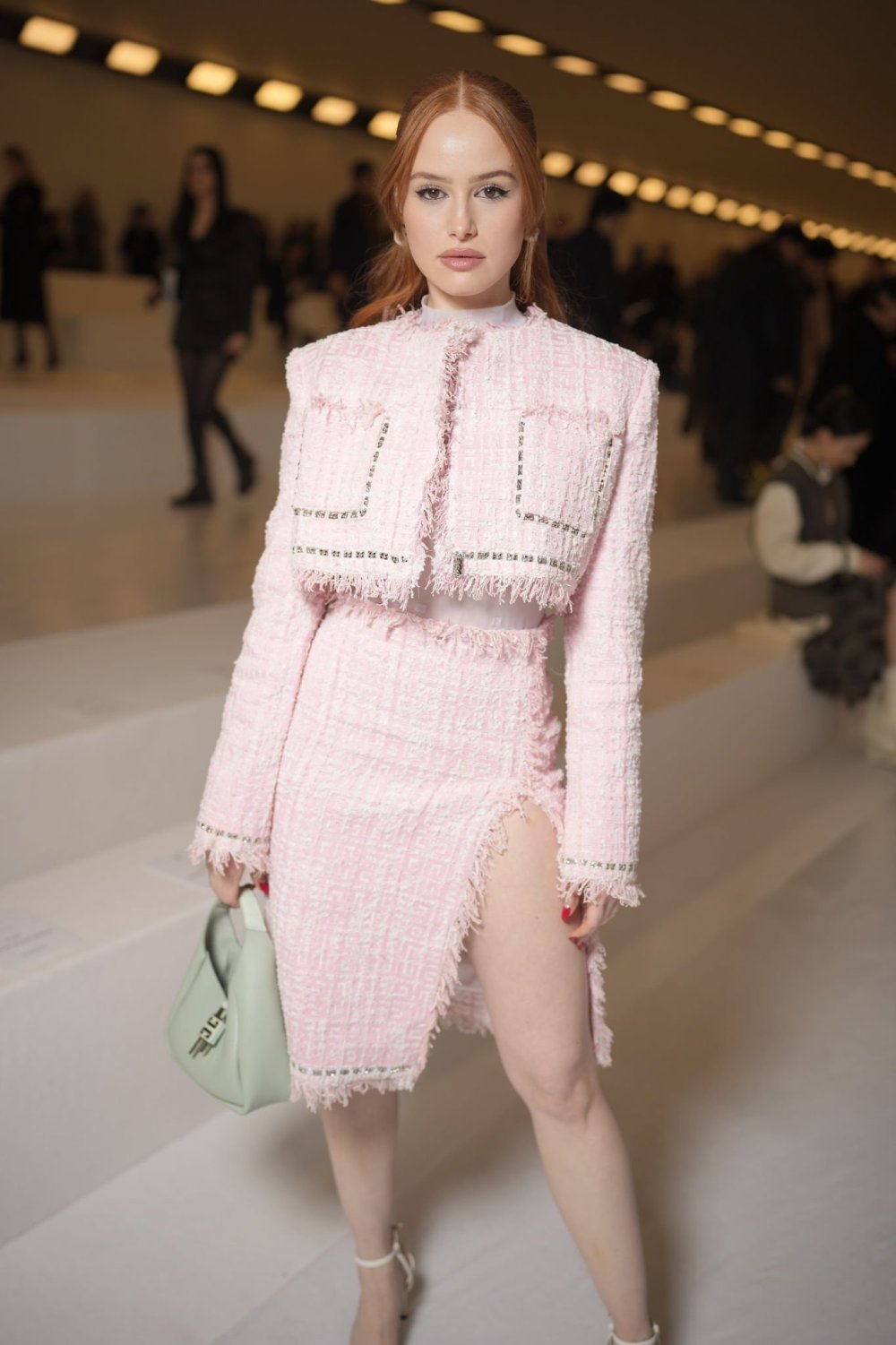 0302_PFW-Givenchy__11_.jpg