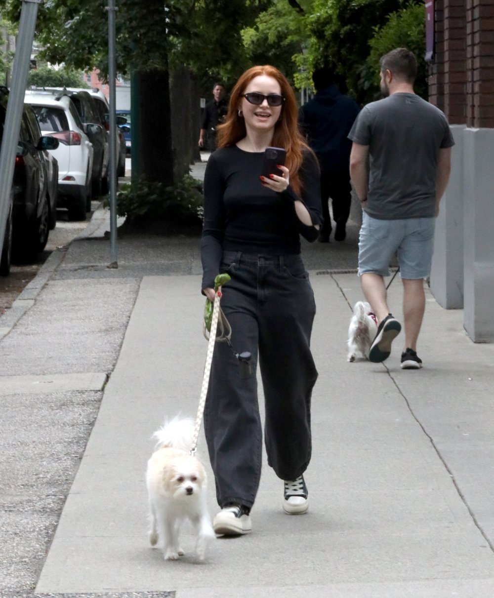 Madelaine_Petsch_walk_in_Vancouver_06-18-2023__5_.jpg