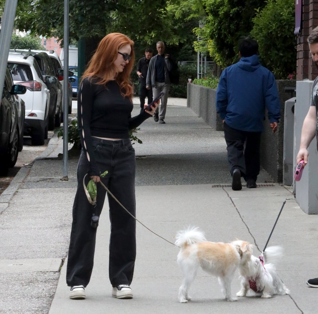 Madelaine_Petsch_walk_in_Vancouver_06-18-2023__9_.jpg