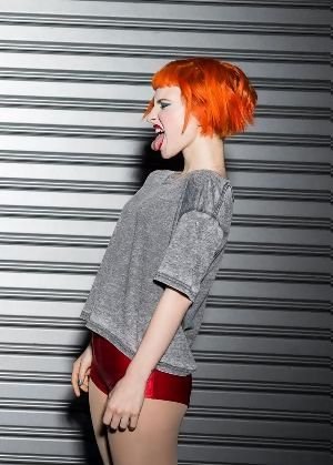 amateur-hayley-williams-is-an-addiction-xRHoJg.jpg