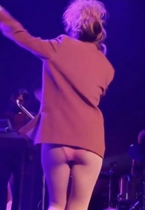 celebs-hayley-williams-zqswNb.jpg