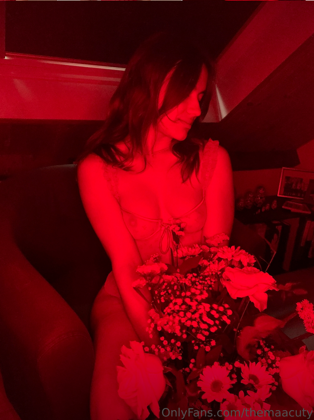 Screenshot 2025-04-04 at 22-25-58 Themaa 💕 OnlyFans.png
