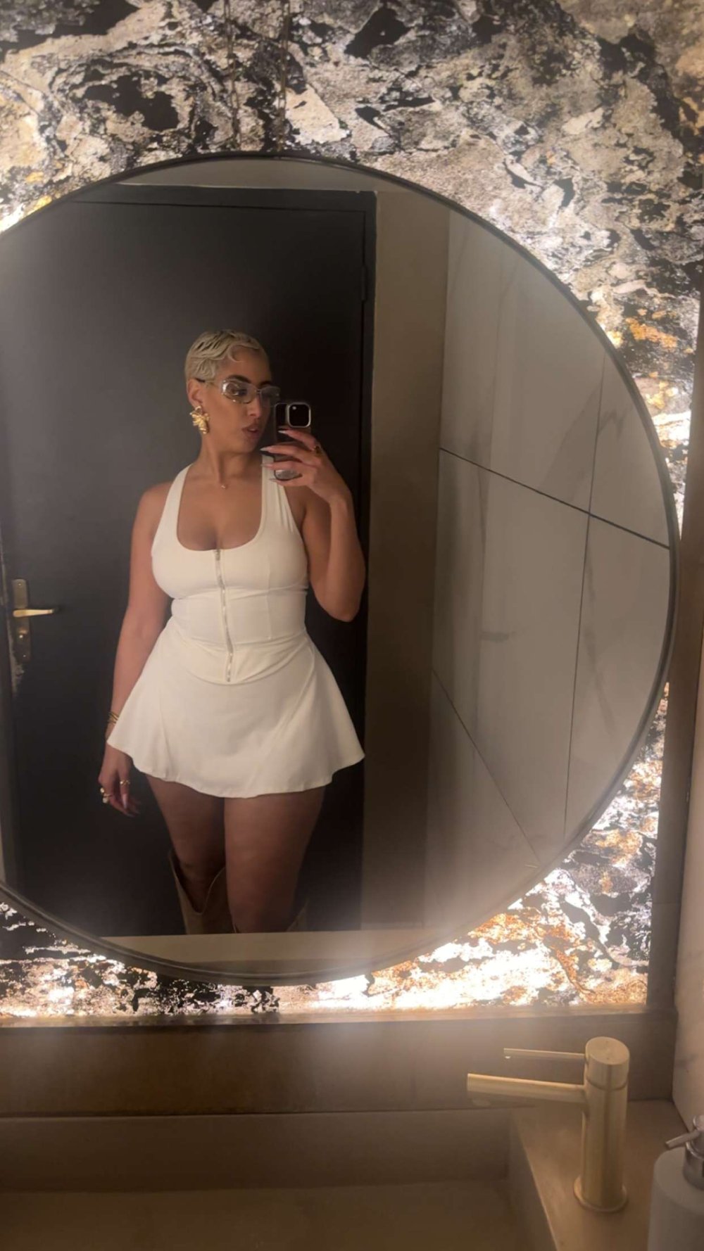 Linda💅 (@letscooktonite) _ Stories, Spotlight et Lenses Snapchat-1970-01-02T21-22-39.jpg