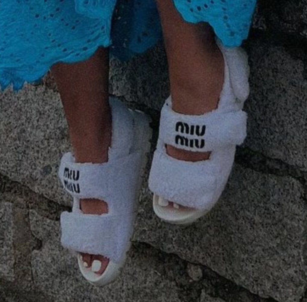 Lenna-Vivas-Feet-7259225.jpg