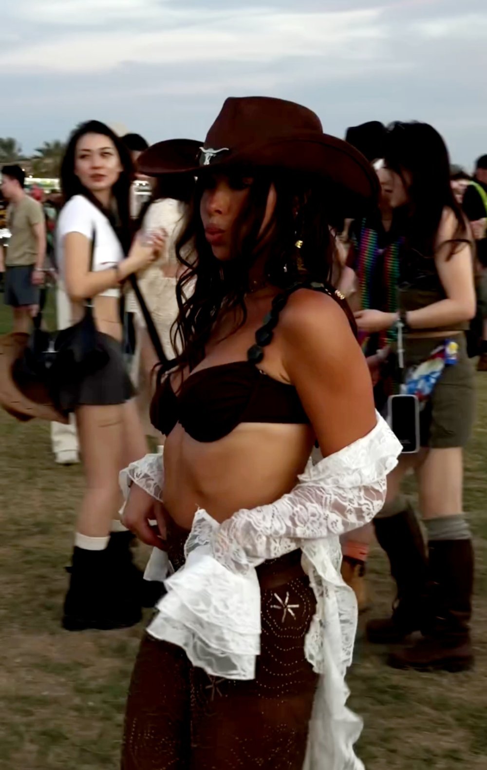 Screenshot_20250413-162055_Video Player.jpg