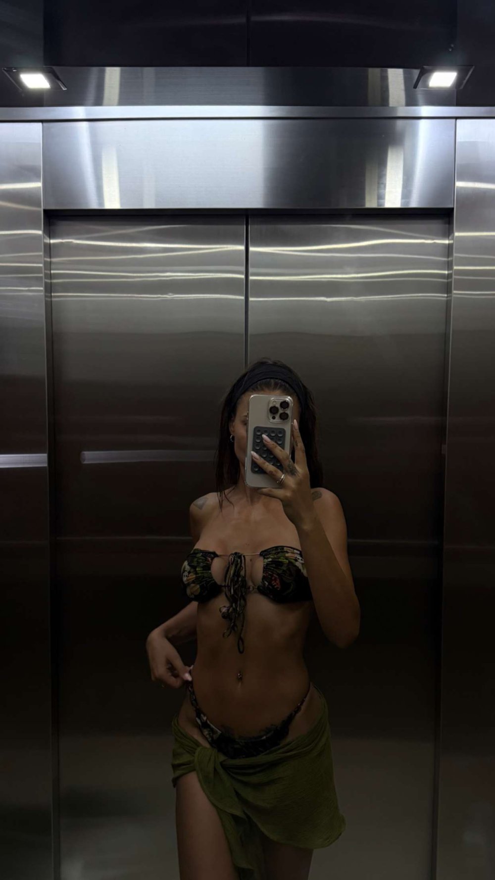 Alix 🦂🌶️ (@alix.dmx) | Stories, Spotlight et Lenses Snapchat-1970-01-02T04-31-57.jpg