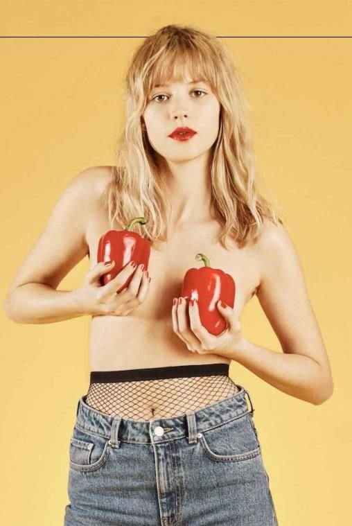 Angèle Playboy.jpg