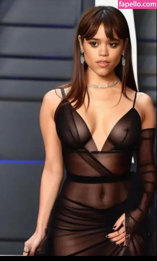 jenna-ortega_0176.jpg