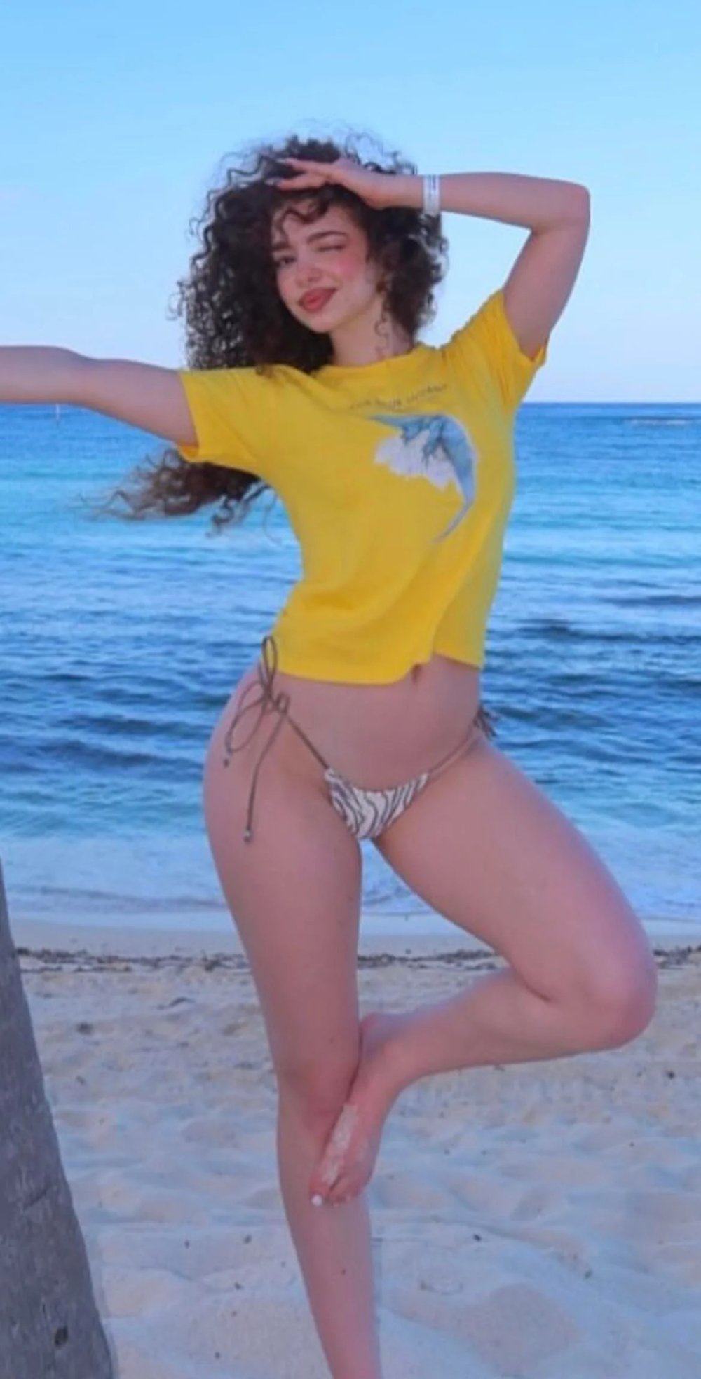 demitra-vs-sunday-kalogeras-sisters-in-bikinis-v0-sm3x1ry8xjne1.jpg