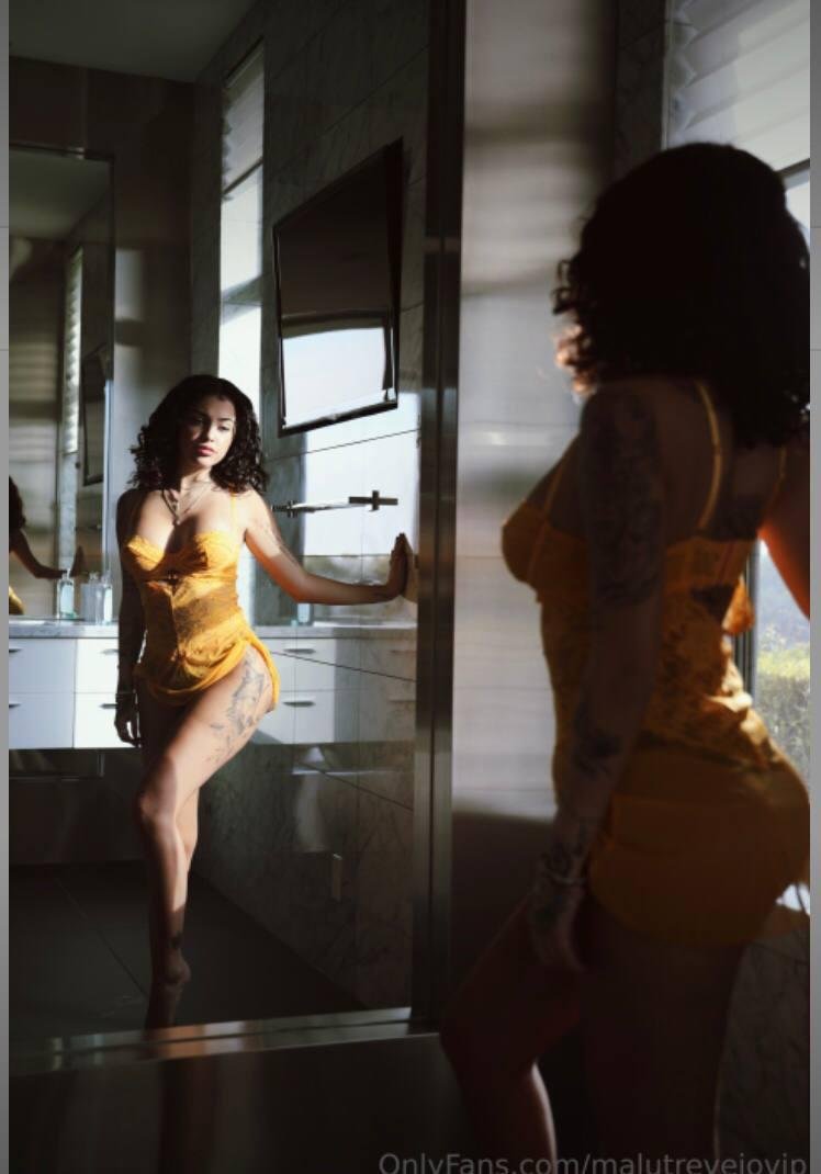 malu_trevejo_sexy_lingerie_teasing_onlyfans_set_leaked-VGJLYR.jpg