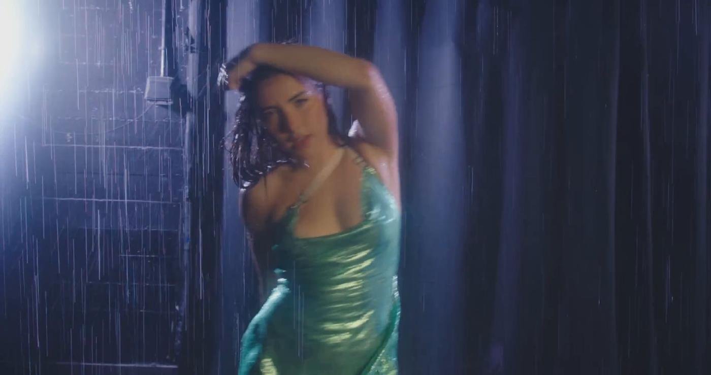 andrea_botez_sexy_wet_dress_dancing_video_leaked-PHOVWM.jpg
