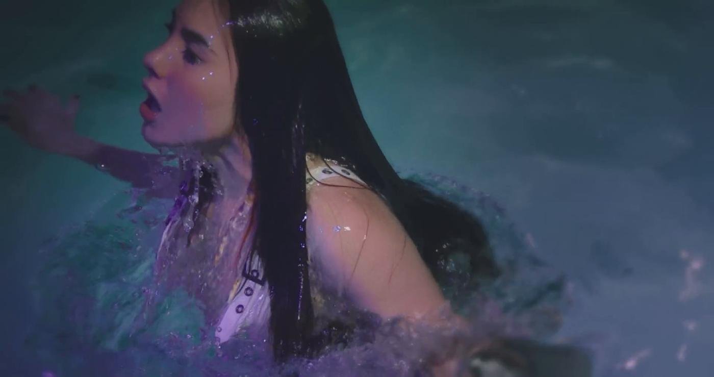 andrea_botez_sexy_wet_dress_dancing_video_leaked-NLEJTR.jpg