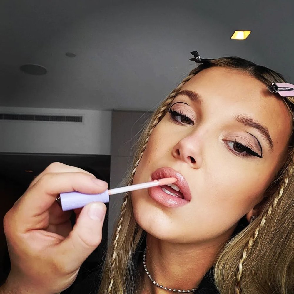 milliebobbybrown-photo-2022_12_07_00_52.jpg