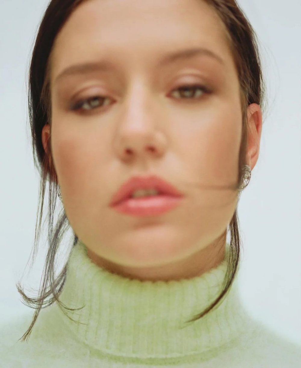 inloveadele_1754153961946.jpg