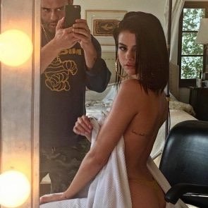 02-Selena-Gomez-Leaked-Nude-Naked-295x295.jpeg