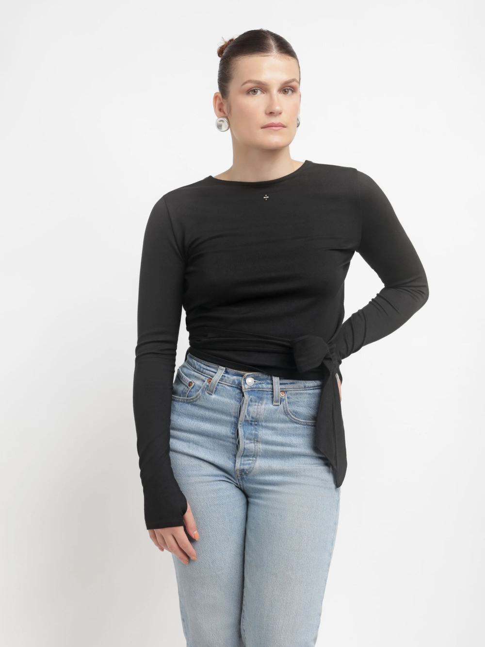 HautEsplanadeNoir-Solene01.webp.png